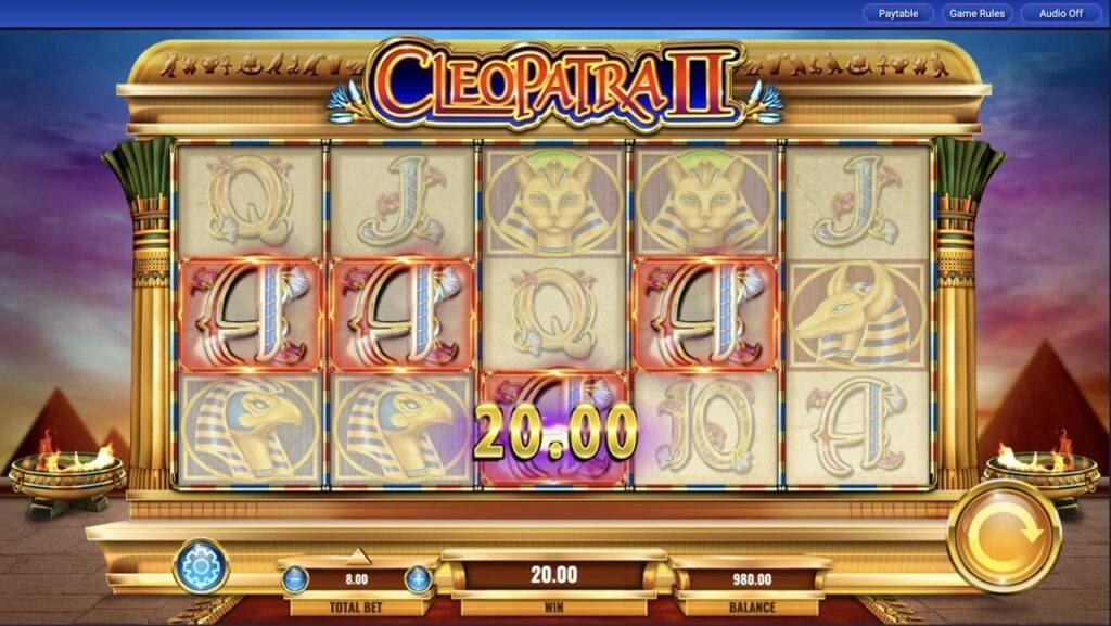 Jugada ganadora de 20 en Cleopatra II con tres ases alineados en los carretes
