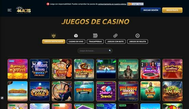 Página de juegos de 44Aces en escritorio, con categorías y miniaturas de tragamonedas y casino en vivo