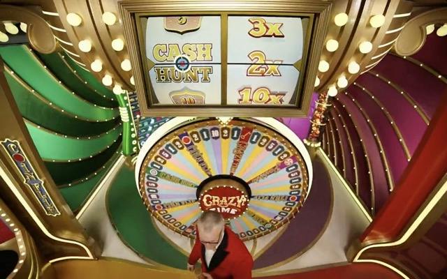 Top Slot de Crazy Time con Cash Hunt y un multiplicador 2x alineados